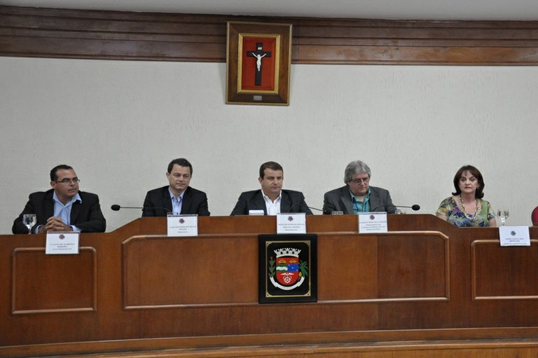 Legislativo de Piraí realiza Sessão Solene em homenagem a Semana do Idoso 
