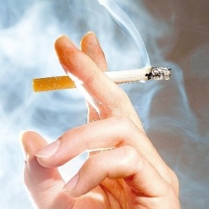 Lei nacional que proíbe fumar em locais fechados entra em vigor